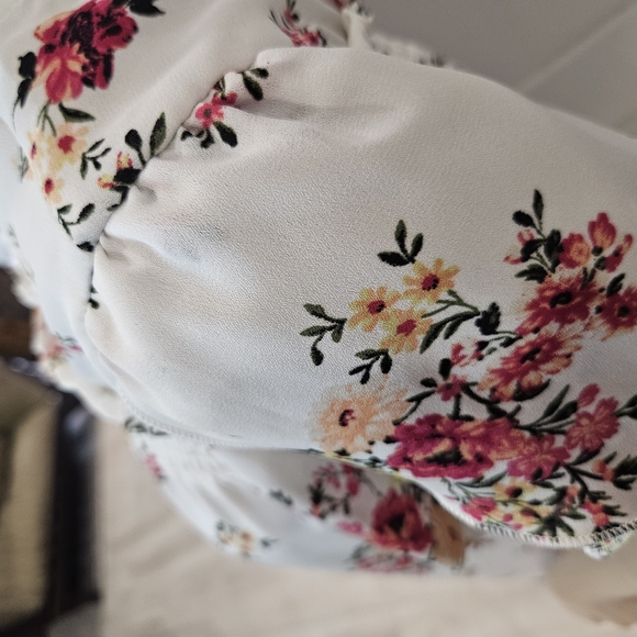 No Boundaries Floral Blouse XL Button Front Criss-Cross Back Recycled Poly - Picture 10 of 15